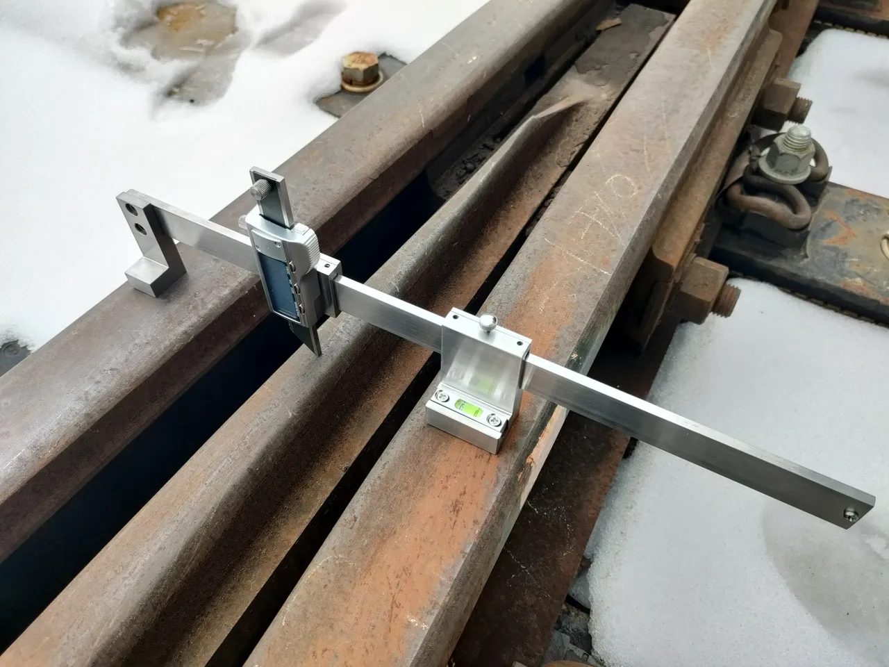 铁路辙叉结构高度测量器 图5